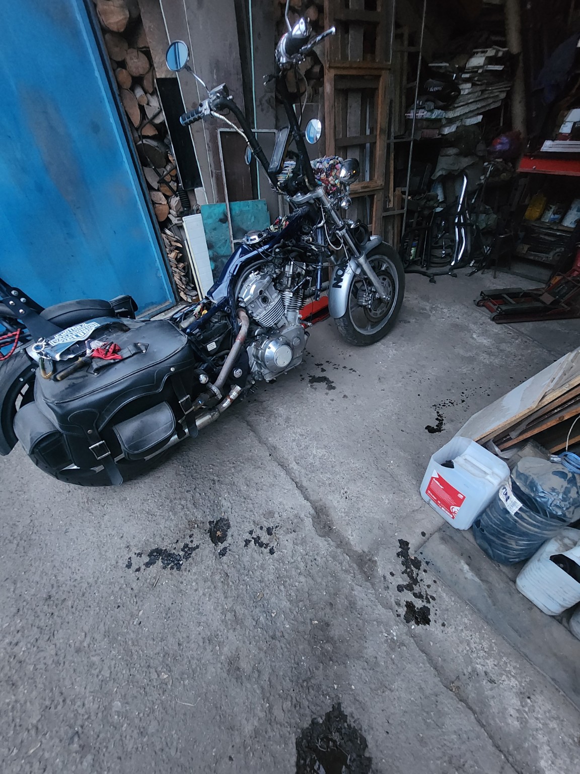 Honda Shadow в процес на ремонт