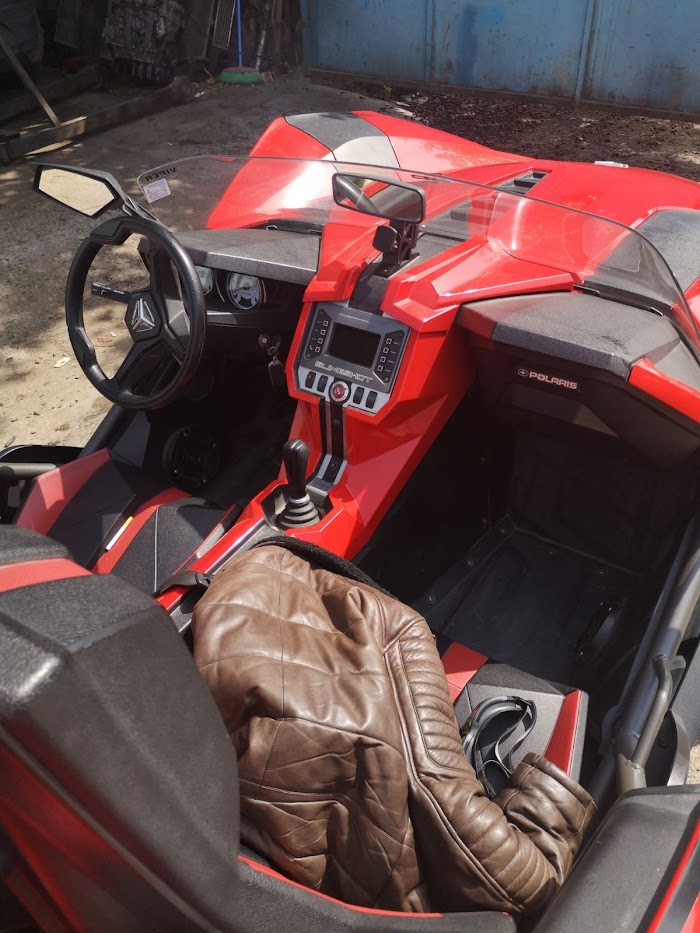 Polaris Slingshot interior