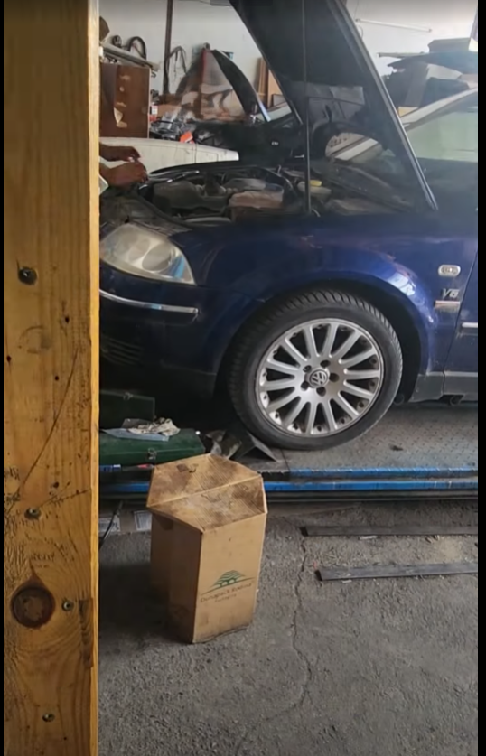 VW Passat V5 на подемник